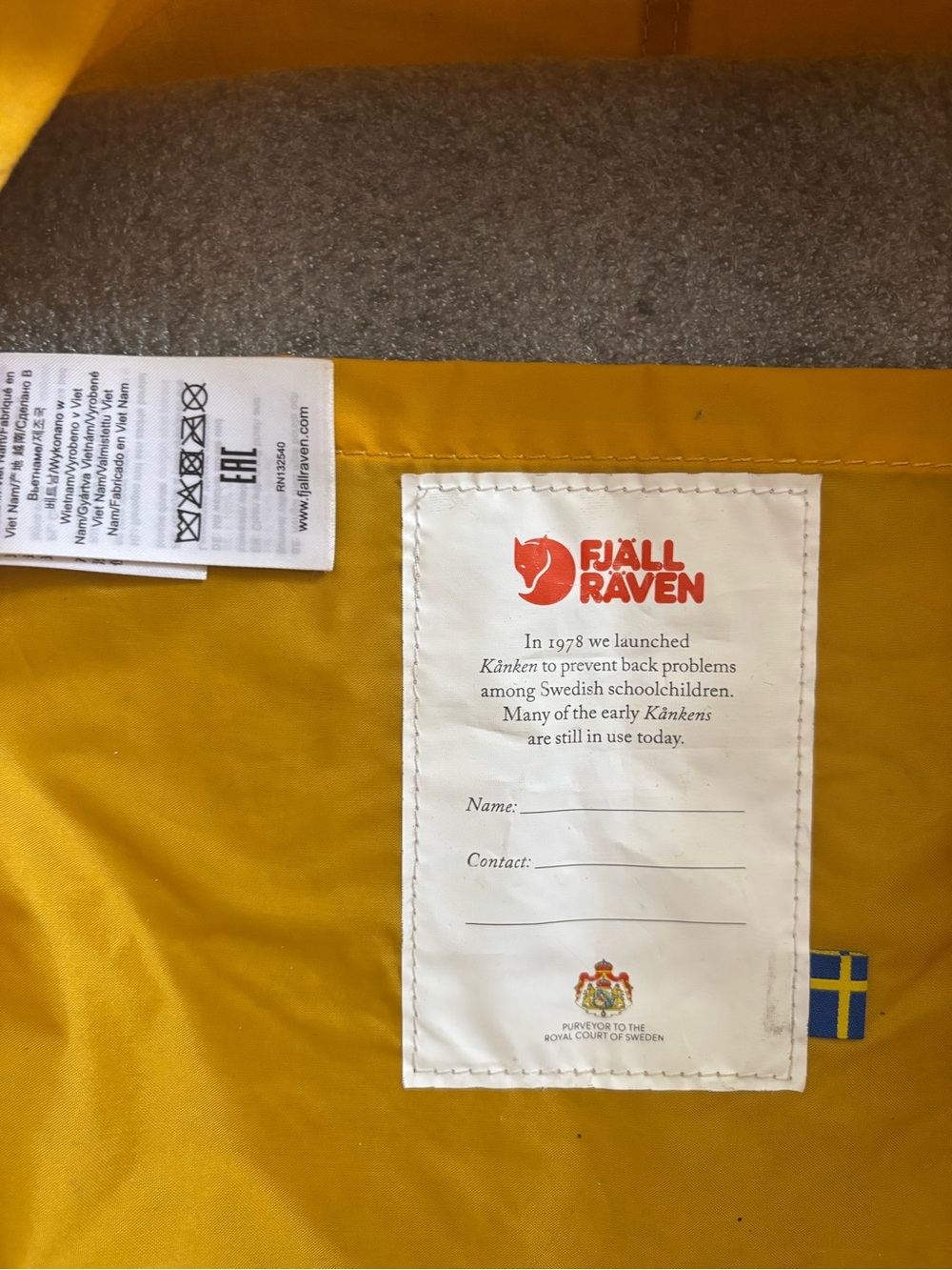 Fjallraven Kånken Backpack in Mustard Yellow - Picture 5 of 6